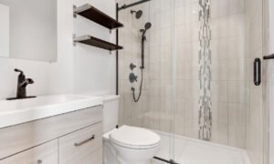 What Are the Benefits of a Modern Shower Over an Old Bathtub